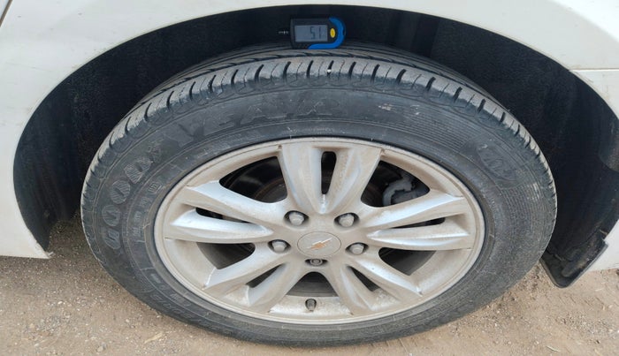 2015 Chevrolet Cruze LTZ, Diesel, Manual, 1,04,987 km, tyre