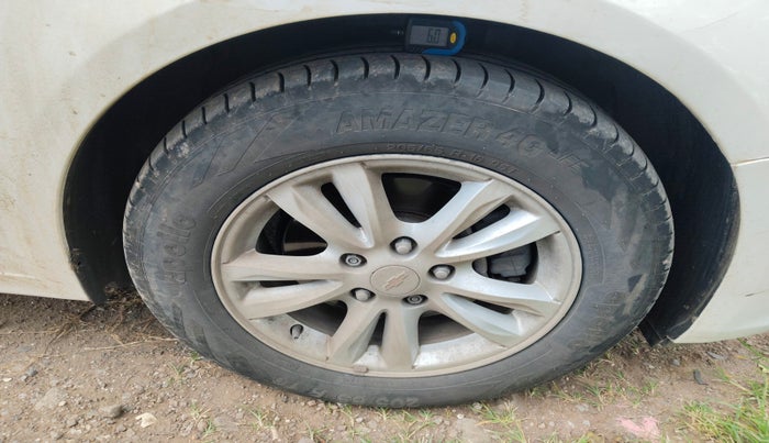 2015 Chevrolet Cruze LTZ, Diesel, Manual, 1,04,987 km, tyre