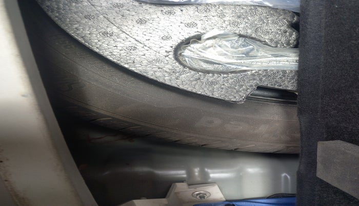 2022 Mahindra XUV300 W8 (O) 1.2 PETROL, Petrol, Manual, 31,956 km, tyre