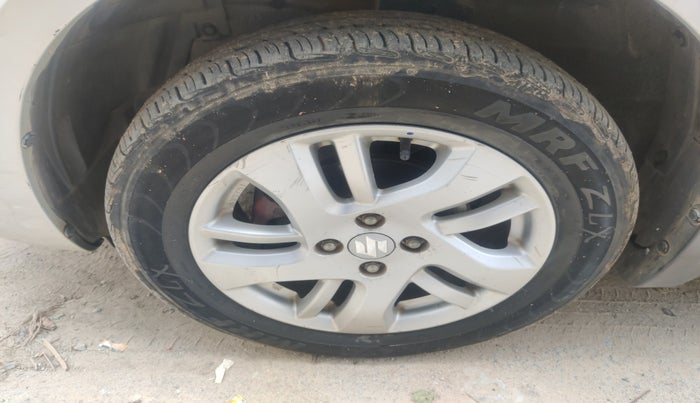 2014 Maruti Swift Dzire ZDI, Diesel, Manual, 1,58,858 km, tyre