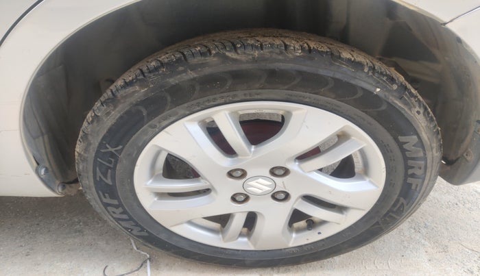 2014 Maruti Swift Dzire ZDI, Diesel, Manual, 1,58,858 km, tyre