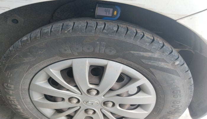 2014 Hyundai i10 SPORTZ 1.1 LPG, Petrol, Manual, 1,02,766 km, tyre