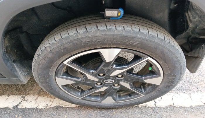 2023 Tata PUNCH CREATIVE  MT, Petrol, Manual, 39,116 km, tyre
