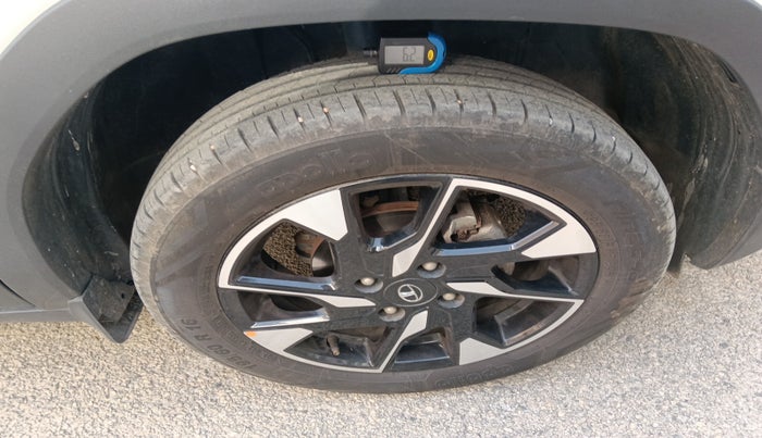 2023 Tata PUNCH CREATIVE  MT, Petrol, Manual, 39,116 km, tyre