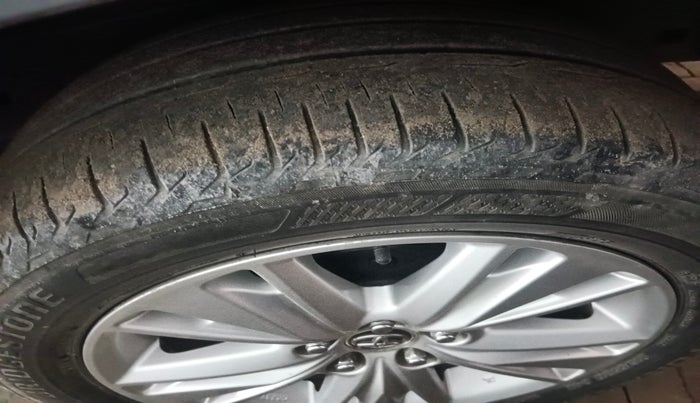 2019 Toyota Innova Crysta 2.8 ZX AT 7 STR, Diesel, Automatic, 39,332 km, tyre