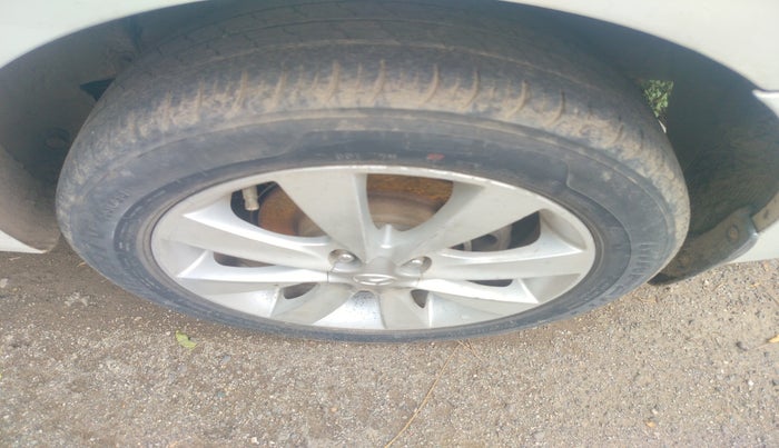 2011 Hyundai Verna FLUIDIC 1.6 CRDI SX, Diesel, Manual, 1,27,946 km, tyre