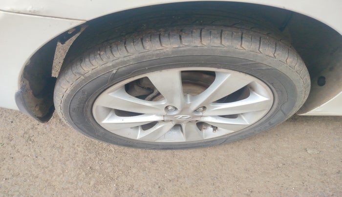 2011 Hyundai Verna FLUIDIC 1.6 CRDI SX, Diesel, Manual, 1,27,946 km, tyre