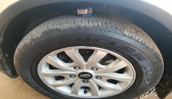 2015 Mahindra XUV500 W8, Diesel, Manual, 1,16,218 km, tyre