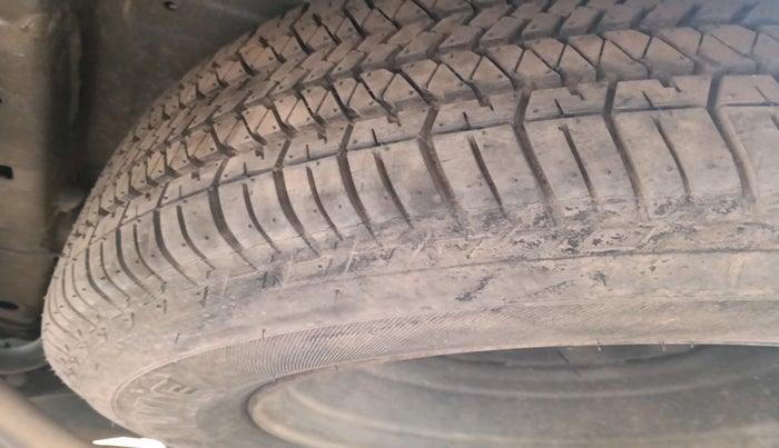 2015 Mahindra XUV500 W8, Diesel, Manual, 1,16,218 km, tyre