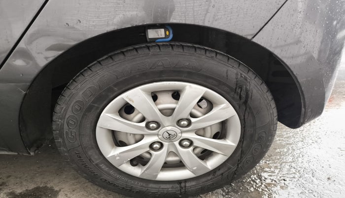 2015 Hyundai Eon ERA +, Petrol, Manual, 59,874 km, tyre