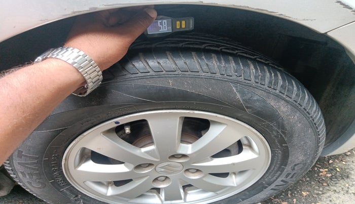 2010 Maruti Swift ZXI, Petrol, Manual, 50,113 km, tyre