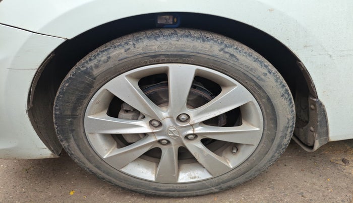 2011 Hyundai Verna FLUIDIC 1.6 VTVT SX, Petrol, Manual, 86,835 km, tyre