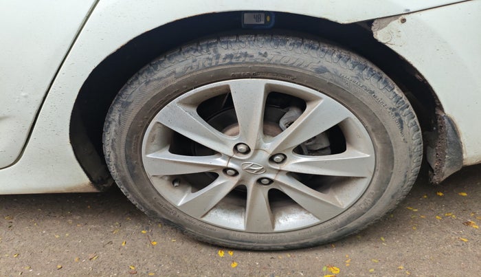 2011 Hyundai Verna FLUIDIC 1.6 VTVT SX, Petrol, Manual, 86,835 km, tyre
