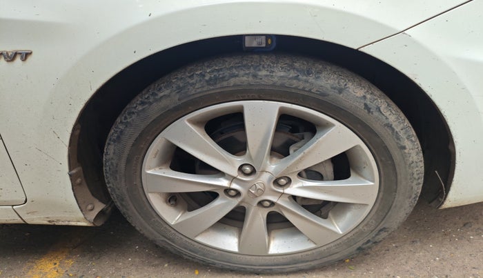 2011 Hyundai Verna FLUIDIC 1.6 VTVT SX, Petrol, Manual, 86,835 km, tyre