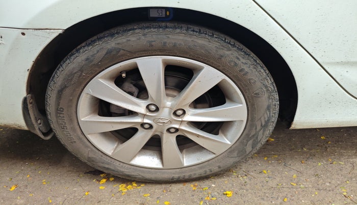 2011 Hyundai Verna FLUIDIC 1.6 VTVT SX, Petrol, Manual, 86,835 km, tyre