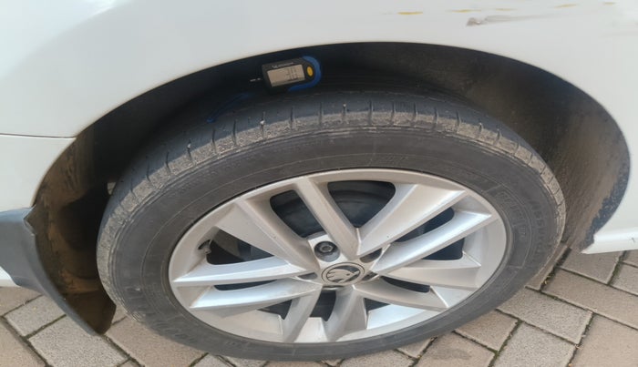 2018 Skoda Rapid STYLE 1.6 MPI, Petrol, Manual, 89,982 km, tyre