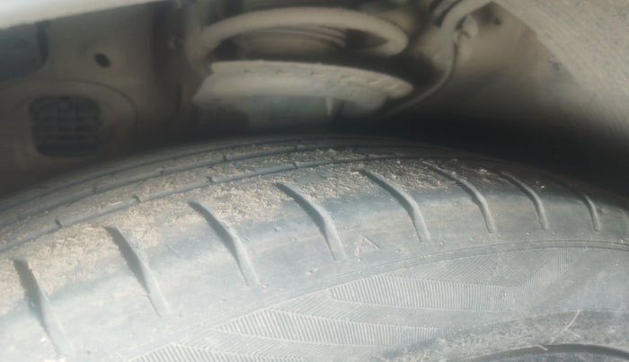 2014 Hyundai Verna FLUIDIC 1.6 VTVT SX, Petrol, Manual, 63,200 km, tyre