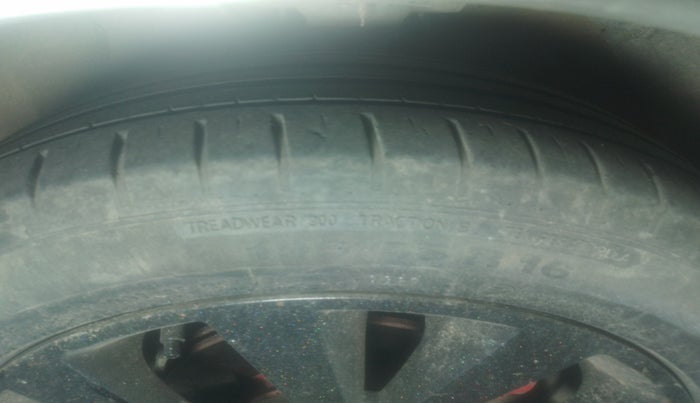 2014 Hyundai Verna FLUIDIC 1.6 VTVT SX, Petrol, Manual, 63,200 km, tyre