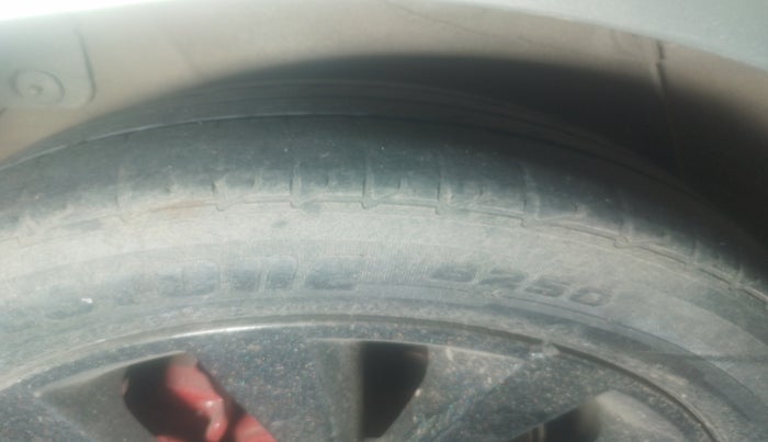 2014 Hyundai Verna FLUIDIC 1.6 VTVT SX, Petrol, Manual, 63,200 km, tyre