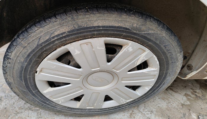 2010 Ford Figo ZXI 1.2 PETROL, Petrol, Manual, 65,414 km, tyre