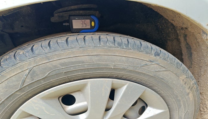 2014 Maruti Swift LXI, Petrol, Manual, 1,00,994 km, tyre