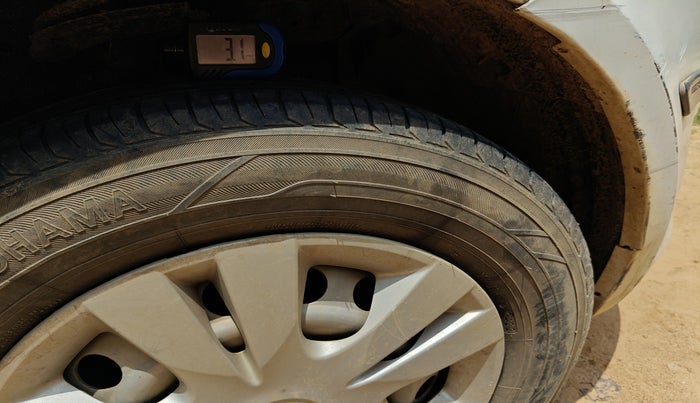 2014 Maruti Swift LXI, Petrol, Manual, 1,00,994 km, tyre