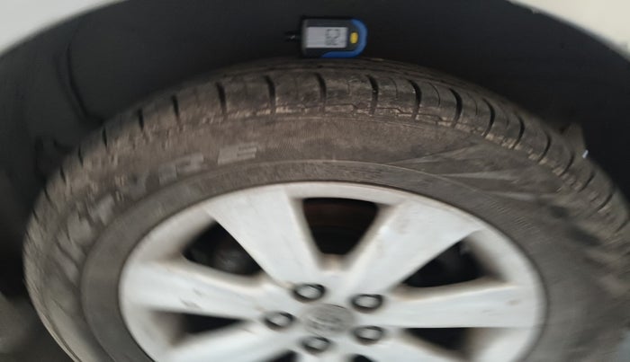 2010 Toyota Corolla Altis GL PETROL, Petrol, Manual, 83,291 km, tyre