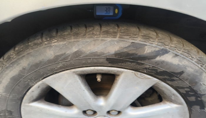 2010 Toyota Corolla Altis GL PETROL, Petrol, Manual, 83,291 km, tyre
