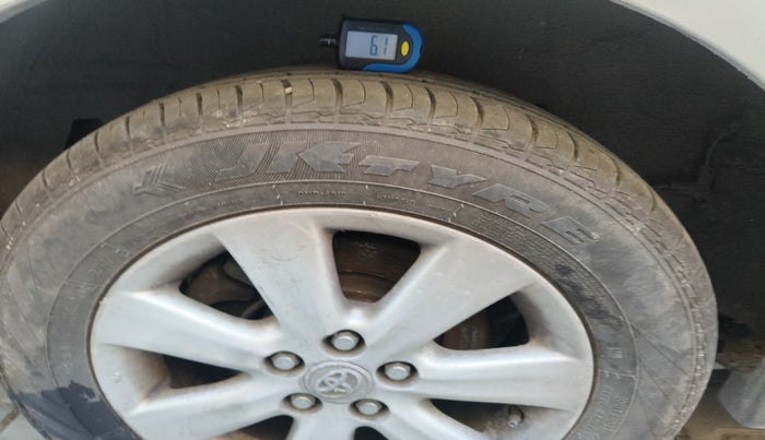 2010 Toyota Corolla Altis GL PETROL, Petrol, Manual, 83,291 km, tyre