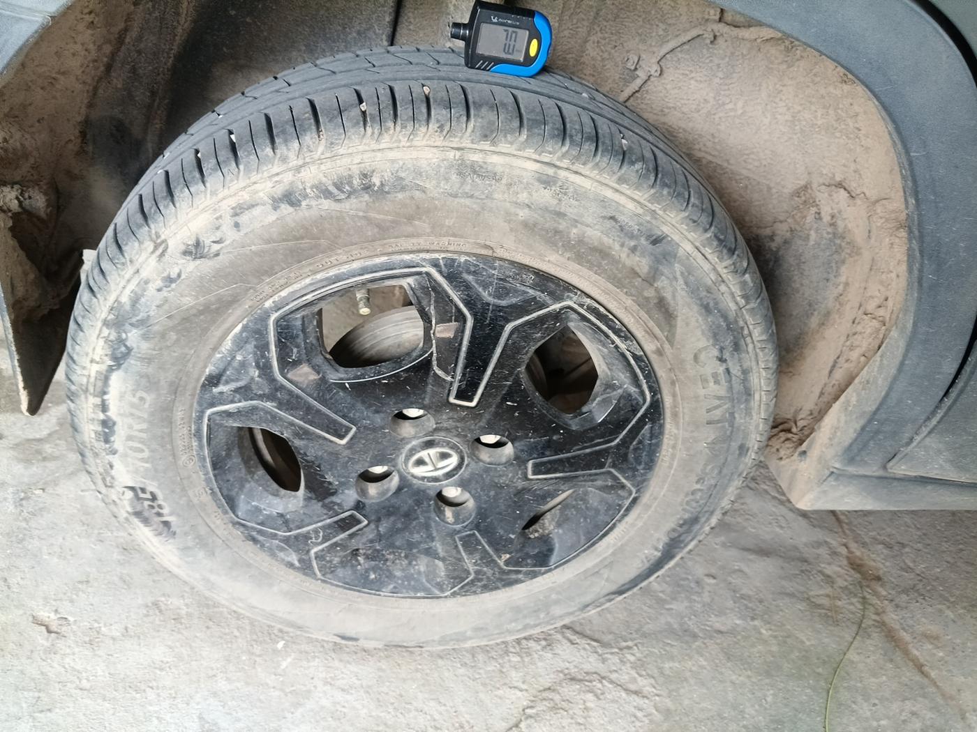 2022 Tata PUNCH ACCOMPLISHED MT, Petrol, Manual, 9,961 km, tyre