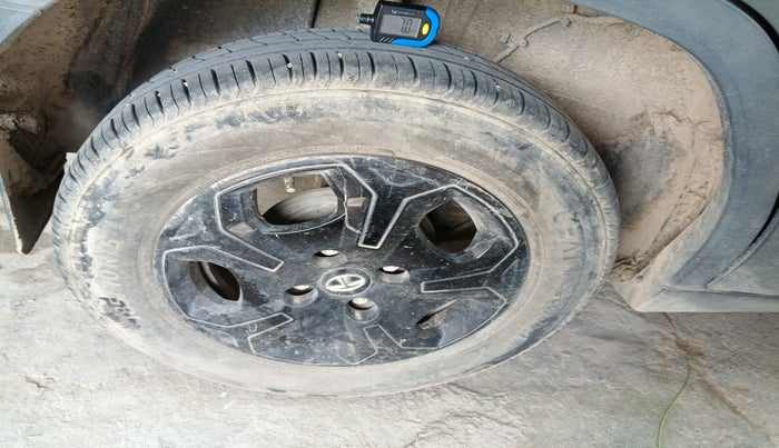 2022 Tata PUNCH ACCOMPLISHED MT, Petrol, Manual, 9,961 km, tyre