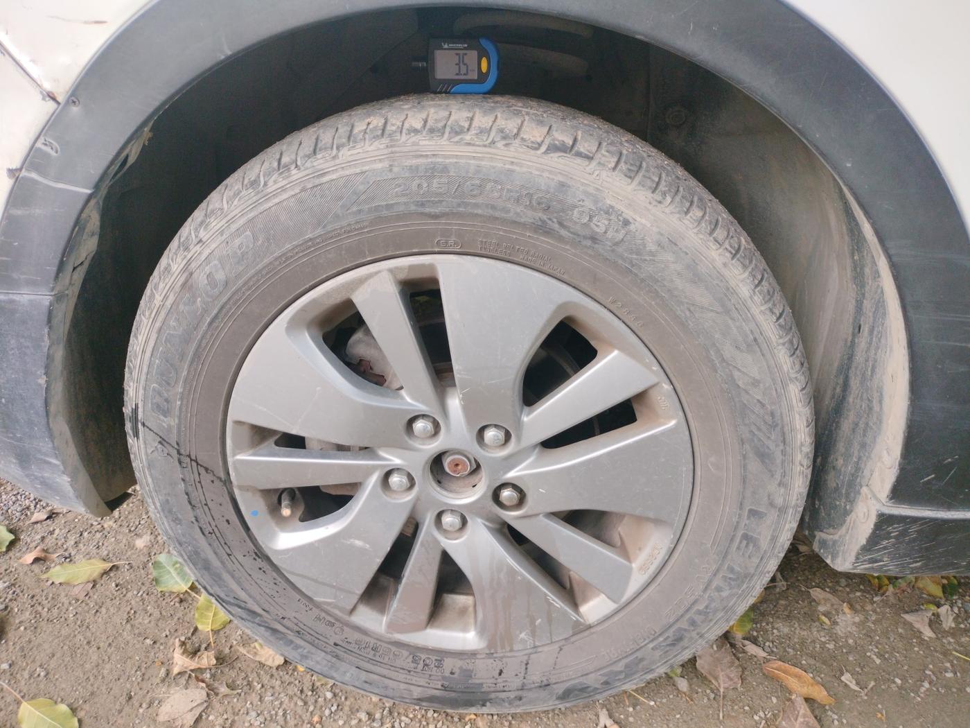 2016 Maruti S Cross ZETA 1.3, Diesel, Manual, 1,70,001 km, tyre