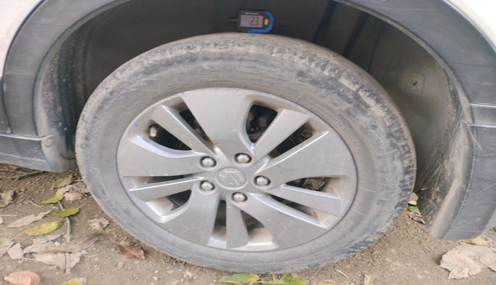2016 Maruti S Cross ZETA 1.3, Diesel, Manual, 78,117 km, tyre