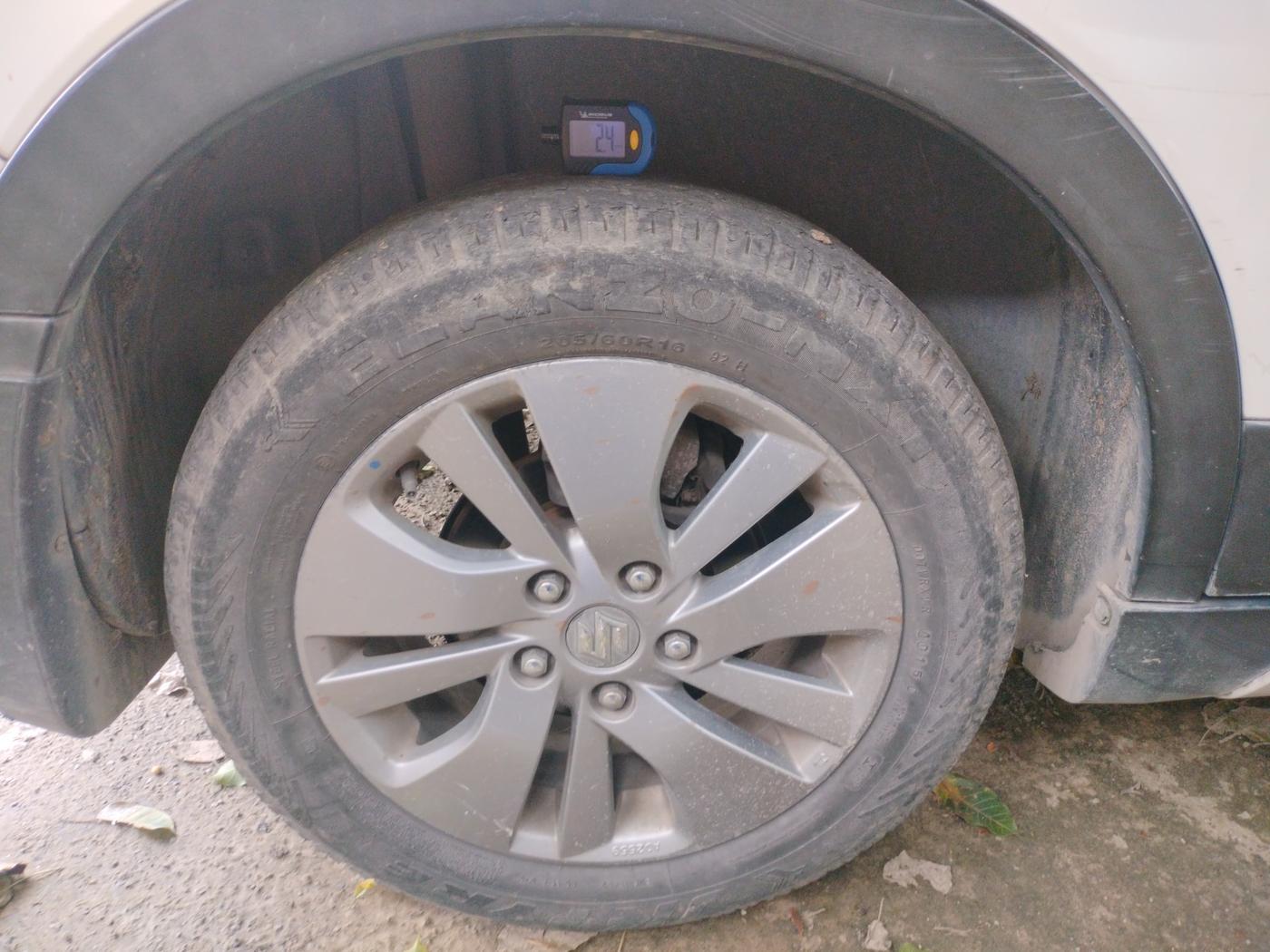 2016 Maruti S Cross ZETA 1.3, Diesel, Manual, 1,70,001 km, tyre