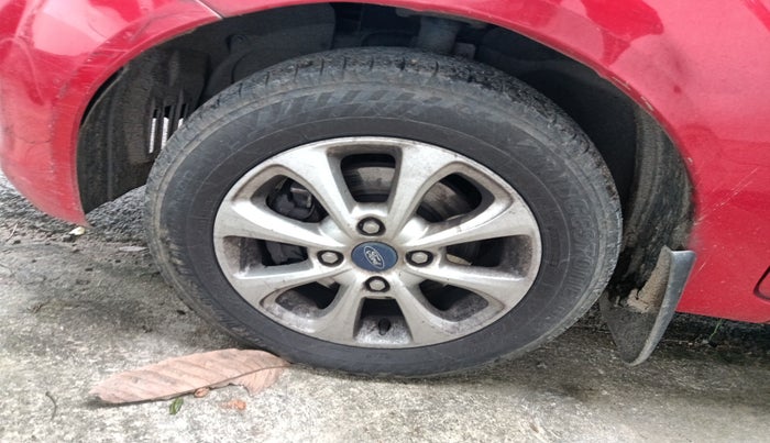 2012 Ford Figo TITANIUM 1.4 DIESEL, Diesel, Manual, 1,44,120 km, tyre