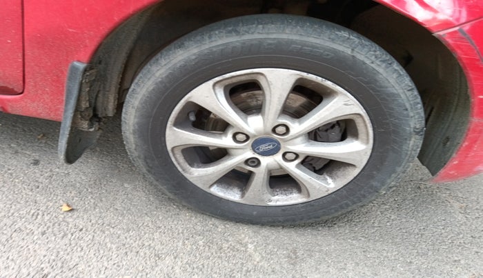 2012 Ford Figo TITANIUM 1.4 DIESEL, Diesel, Manual, 1,44,120 km, tyre