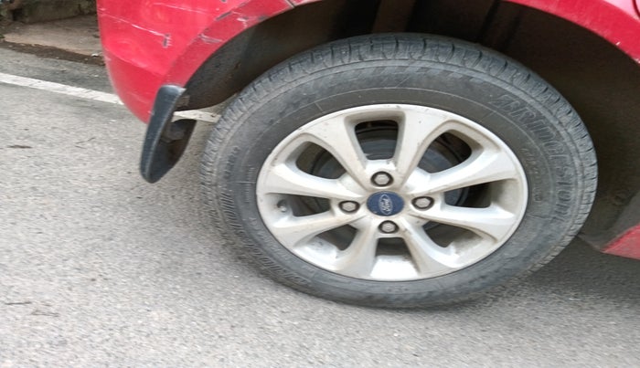 2012 Ford Figo TITANIUM 1.4 DIESEL, Diesel, Manual, 1,44,120 km, tyre
