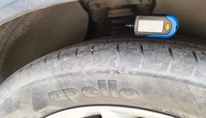 2015 Hyundai Creta SX PLUS AT 1.6 DIESEL, Diesel, Automatic, 76,050 km, tyre