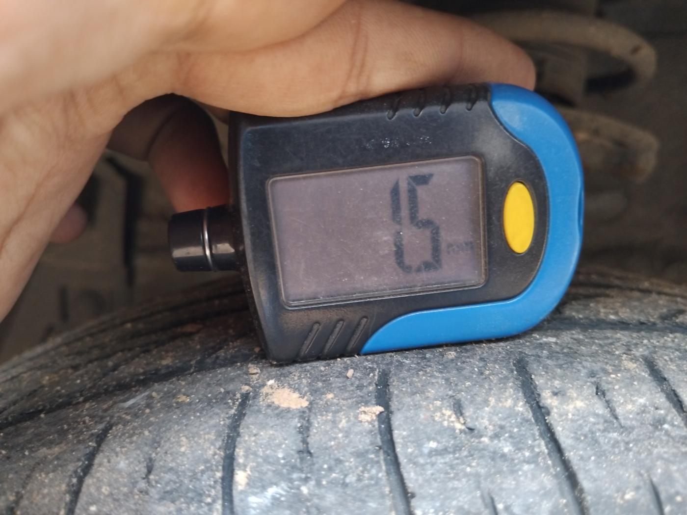 2018 Maruti Ertiga VXI CNG, Petrol, Manual, 1,76,000 km, tyre