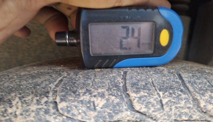 2018 Maruti Ertiga VXI CNG, Petrol, Manual, 1,75,501 km, tyre
