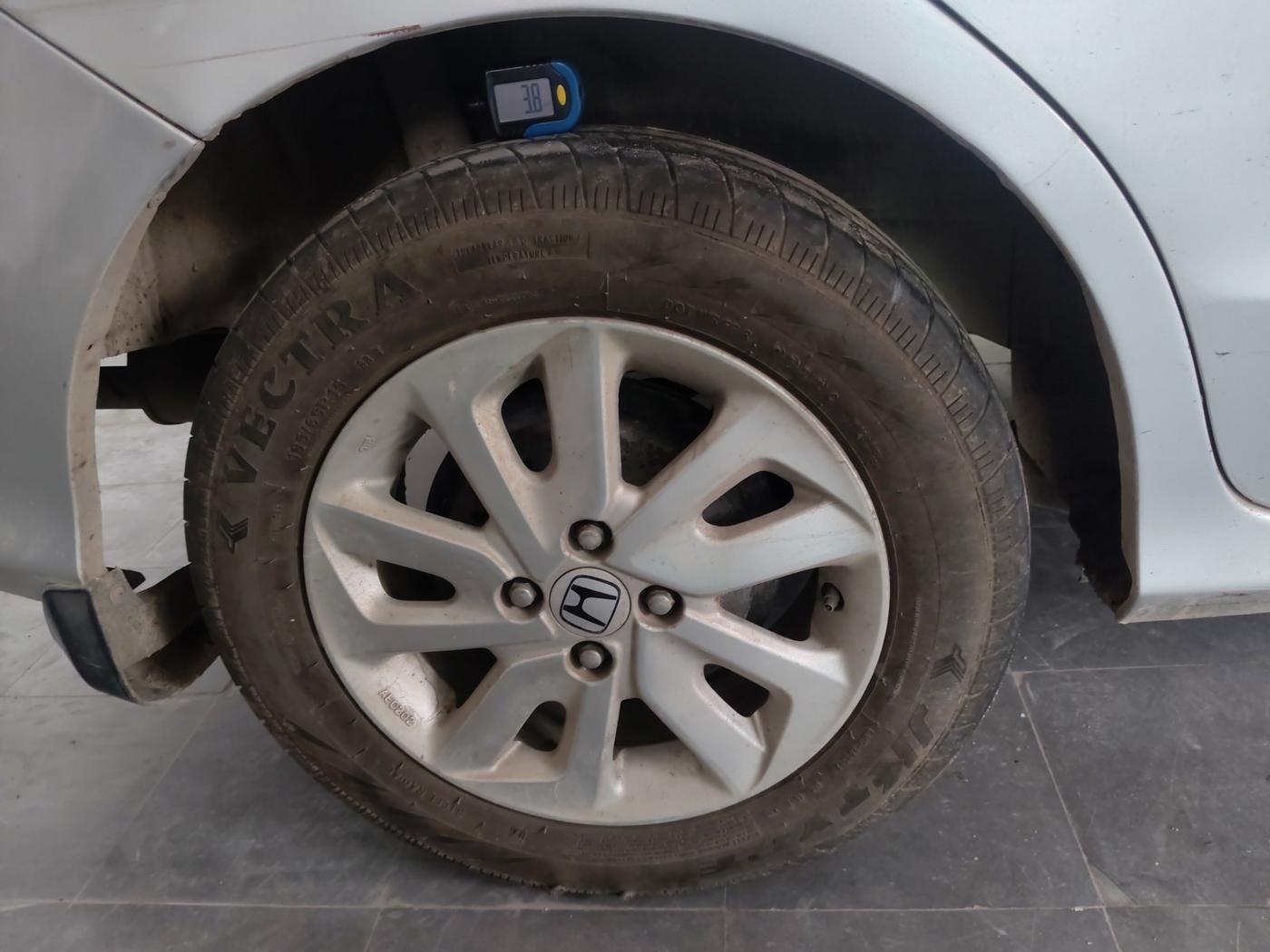 2014 Honda Mobilio 1.5L I-DTEC V, Diesel, Manual, 73,247 km, tyre