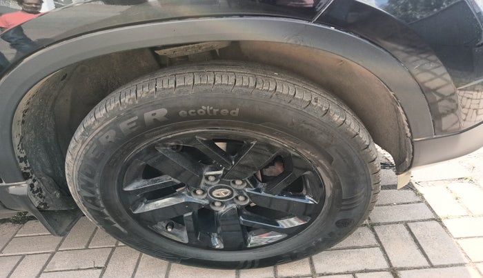 2021 Tata Harrier XZA PLUS 2.0L DARK EDITION, Diesel, Automatic, 84,693 km, tyre