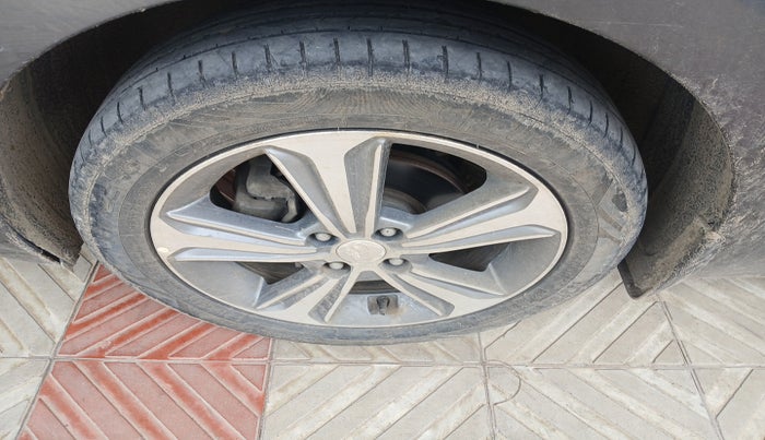 2019 Hyundai Verna 1.6 VTVT SX O, Petrol, Manual, 93,306 km, tyre