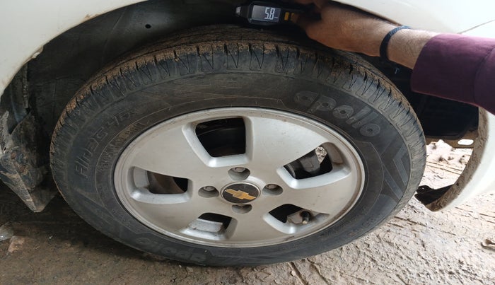 2012 Chevrolet Aveo U VA LS 1.2, Petrol, Manual, 1,24,701 km, tyre