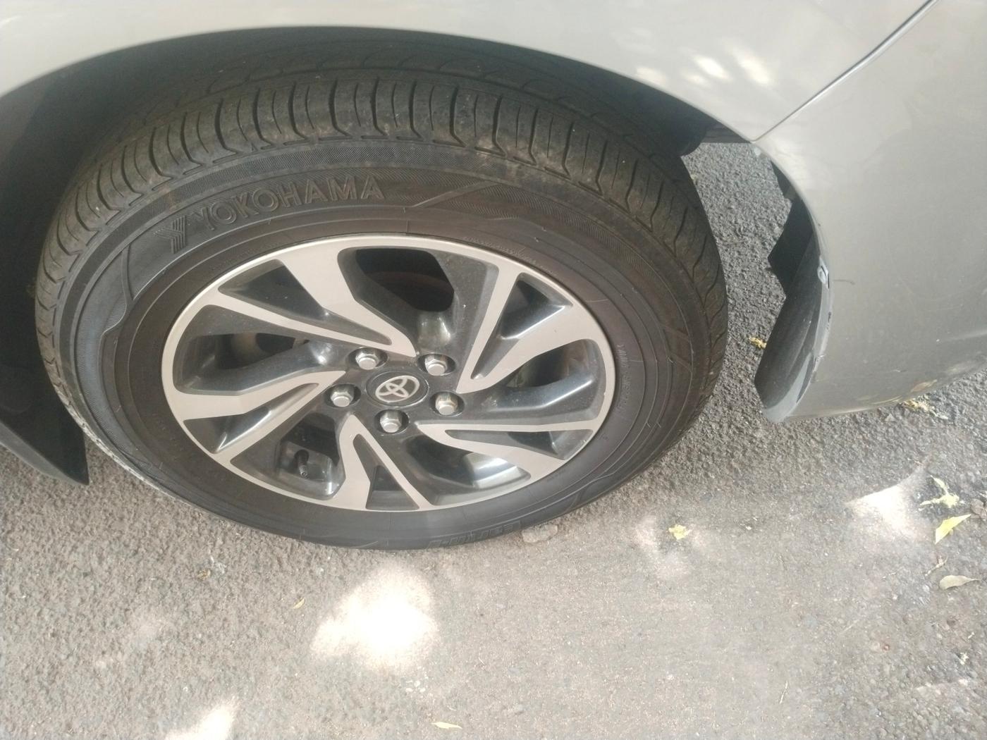 2021 Toyota Innova Crysta 2.4 GX 7 STR, Diesel, Manual, 2,88,233 km, tyre