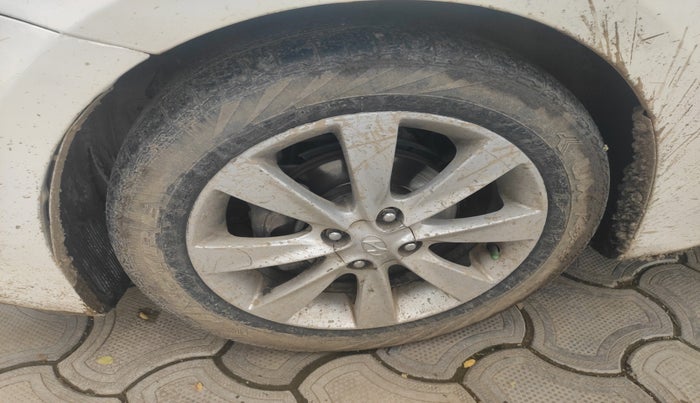 2012 Hyundai Verna FLUIDIC 1.6 CRDI SX OPT, Diesel, Manual, 1,60,954 km, tyre