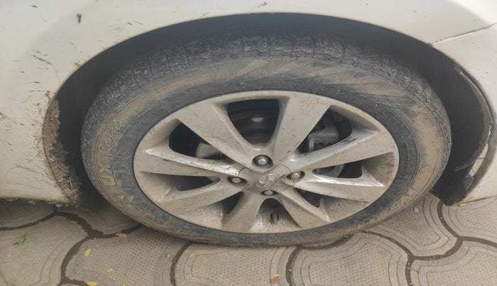 2012 Hyundai Verna FLUIDIC 1.6 CRDI SX OPT, Diesel, Manual, 1,60,954 km, tyre