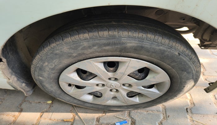 2015 Hyundai Elite i20 MAGNA 1.2, Petrol, Manual, 62,497 km, tyre