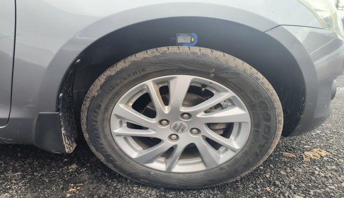 2013 Maruti Swift ZXI, Petrol, Manual, 77,896 km, tyre