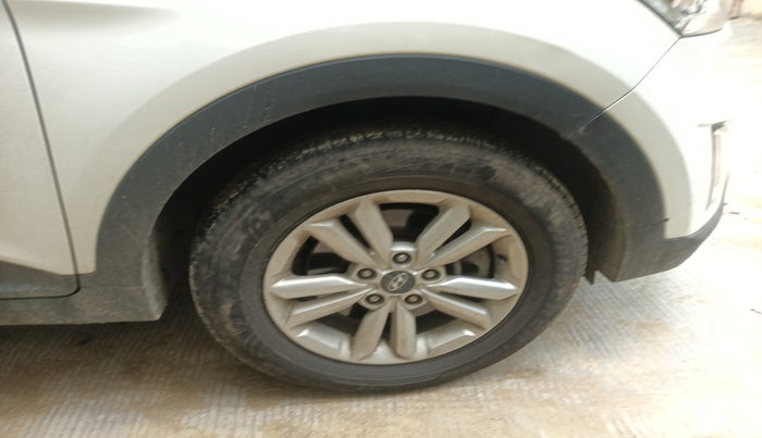 2015 Hyundai Creta SX PLUS 1.6 DIESEL, Diesel, Manual, 1,74,896 km, tyre